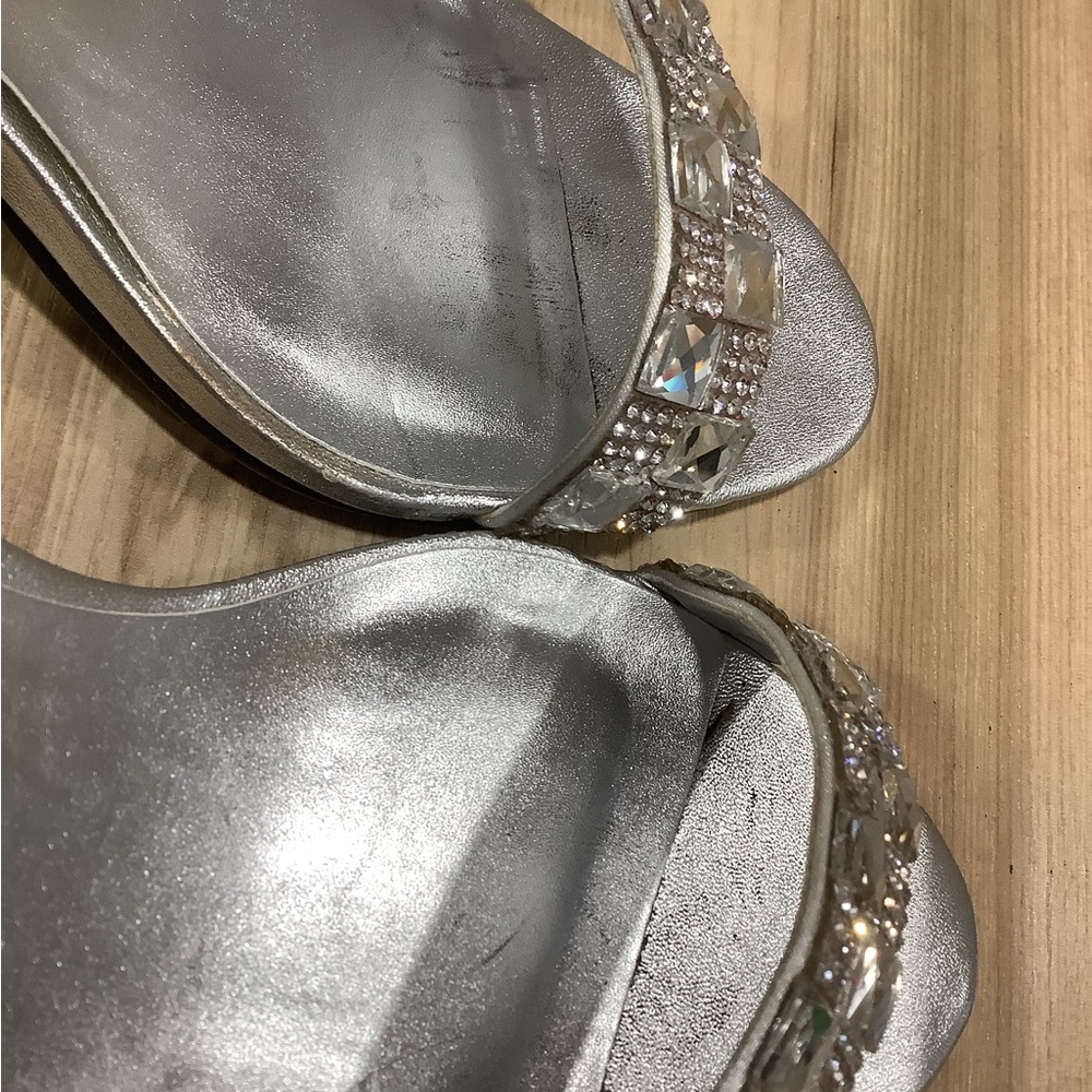 Caparros Savoy Silver Metallic Ankle Strap  Heels Size 9M - Picture 9 of 11